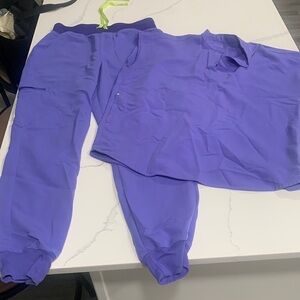 Figs set - purple. Medium joggers / small top